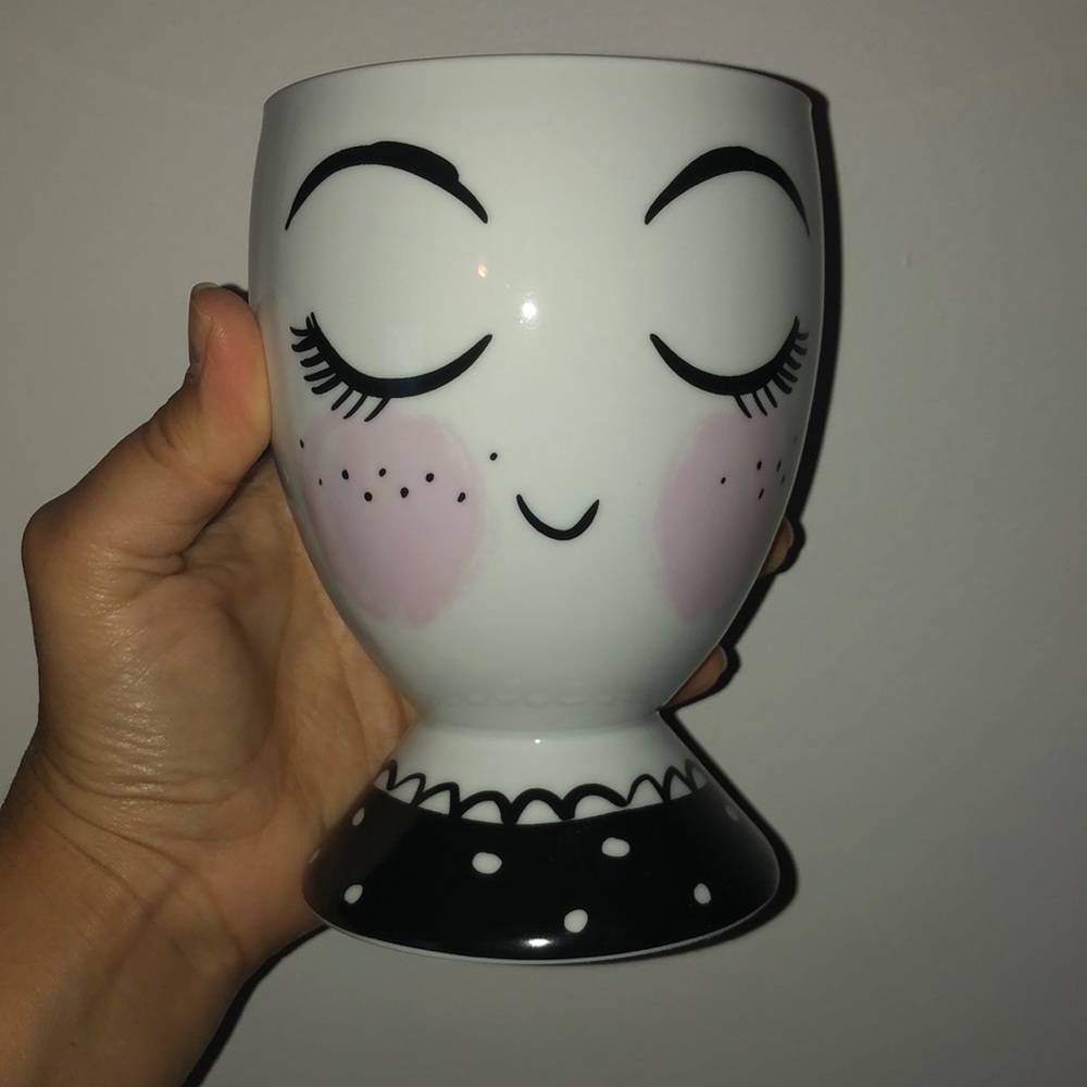 Pencil cup threshold vase girl lady